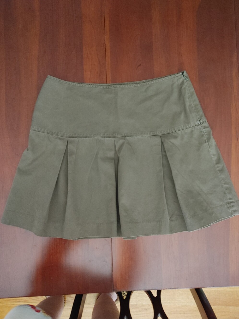 Banana Republic US 8 Pleated A-Line Mini Skirt in Olive Green LN (432)
